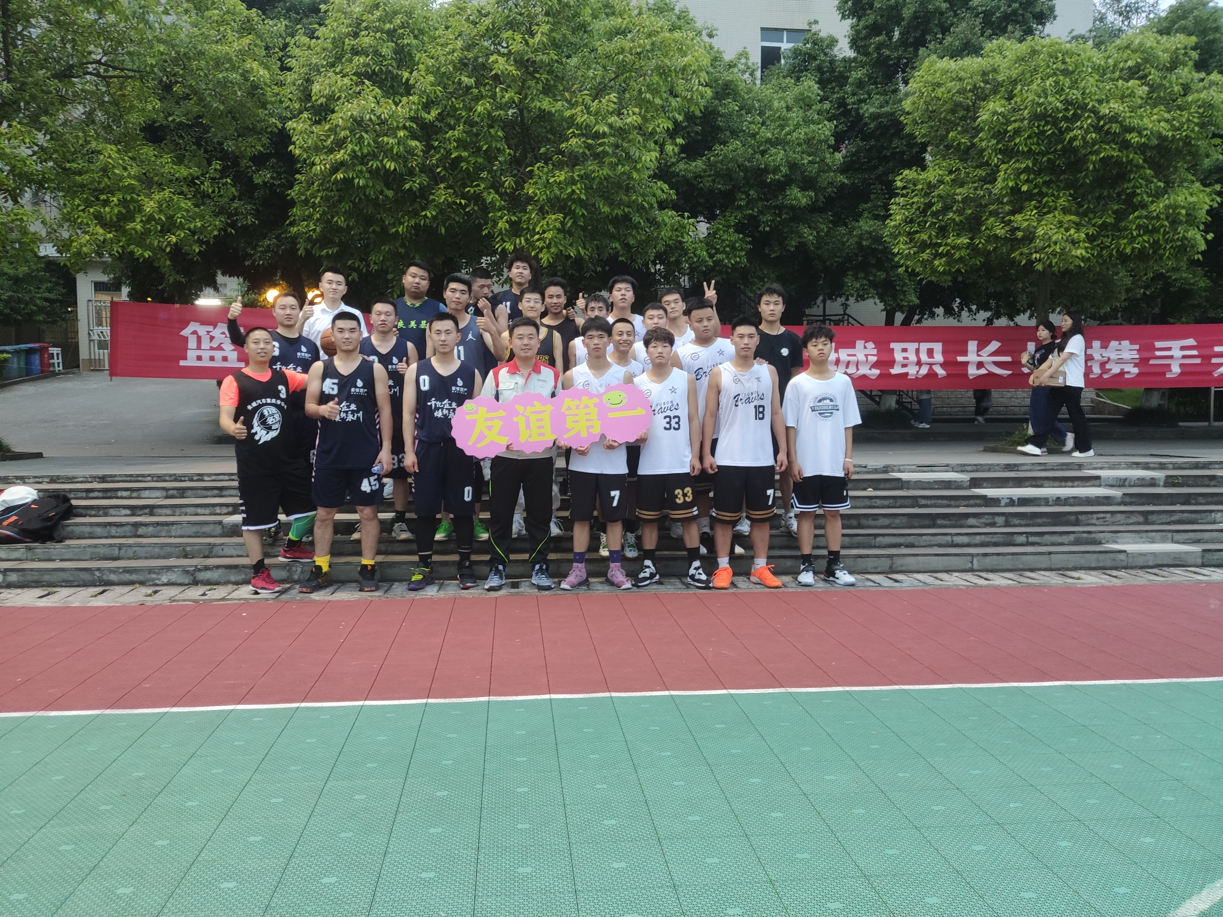 图四(封面).jpg 图四(封面).jpg