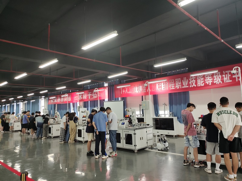 图1.jpg 图1.jpg